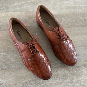 Trotters, Lizzie Derby,‎ Flat Oxford Shoes